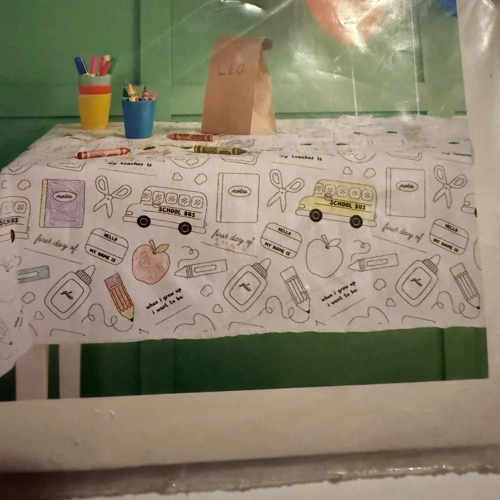 Spritz color your own table cloth